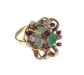 18K CROWN FORM EMERALD DIAMOND