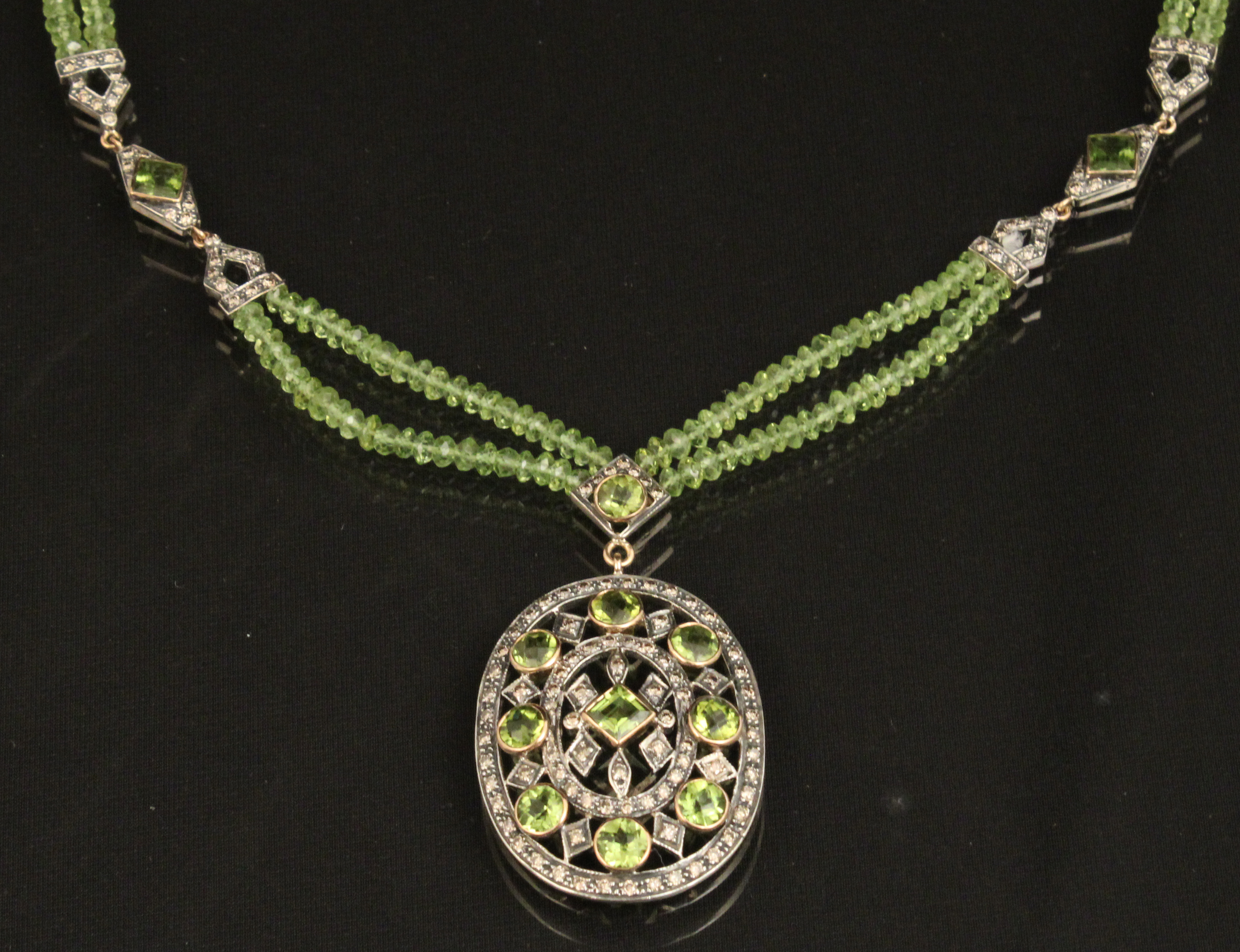 18K DIAMOND AND PERIDOT PENDANT
