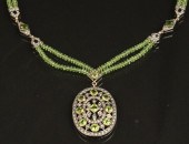 18K DIAMOND AND PERIDOT PENDAN
