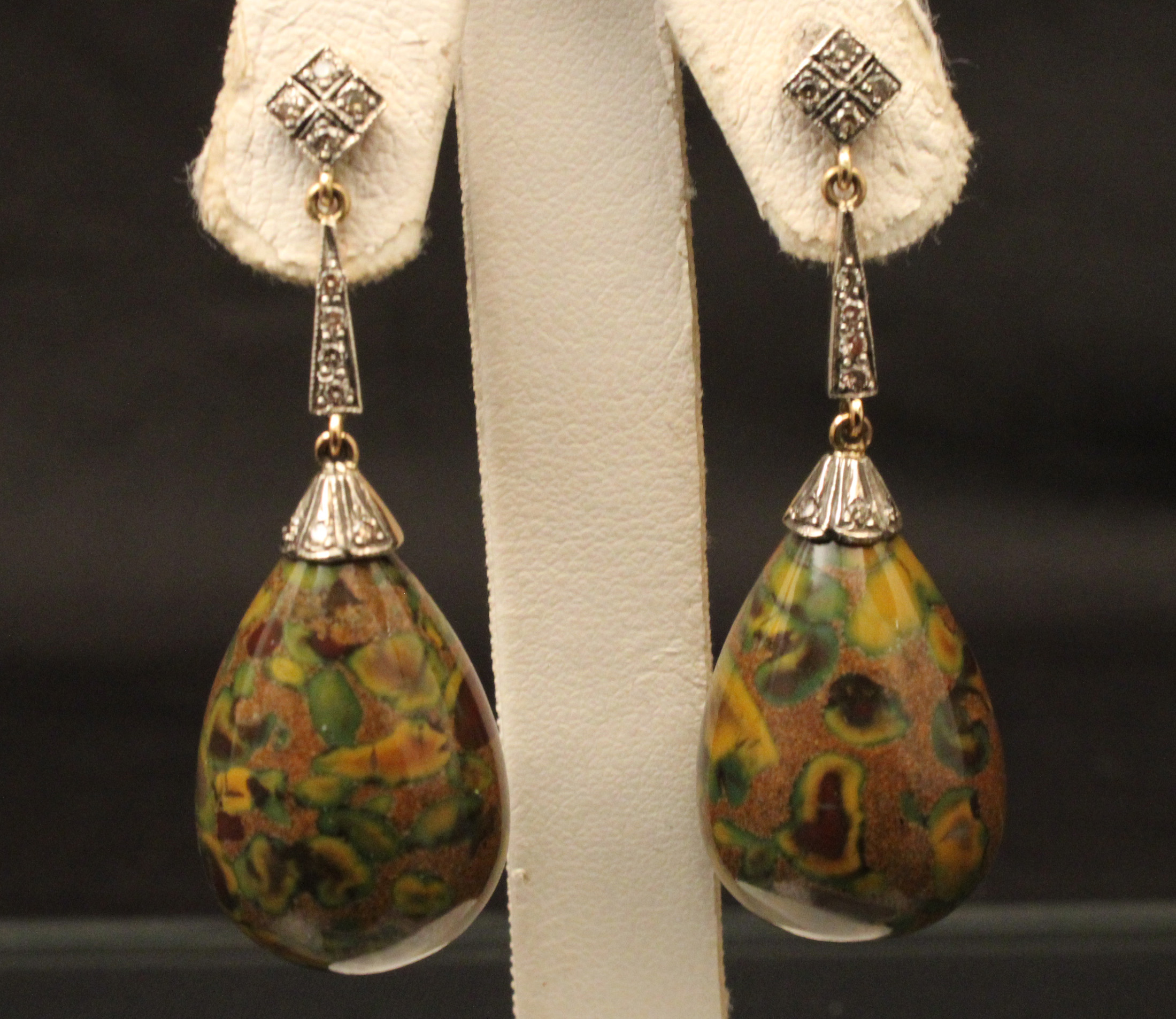 18K DIAMOND AND VARIEGATED STONE