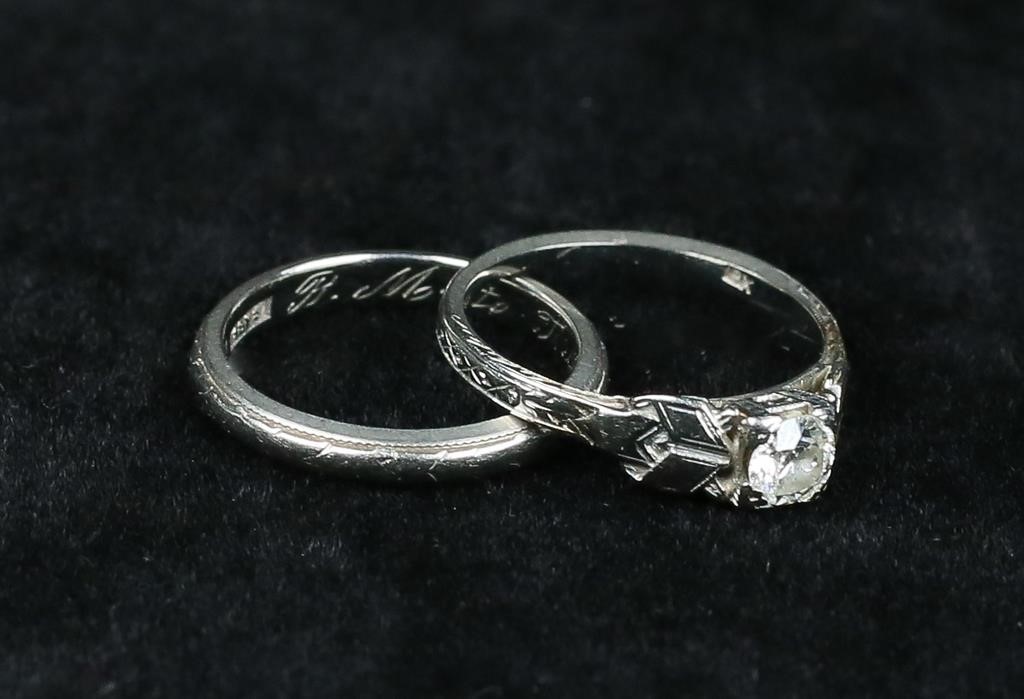 18K DIAMOND ENGAGEMENT RING & BAND2