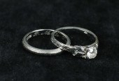 18K DIAMOND ENGAGEMENT RING &