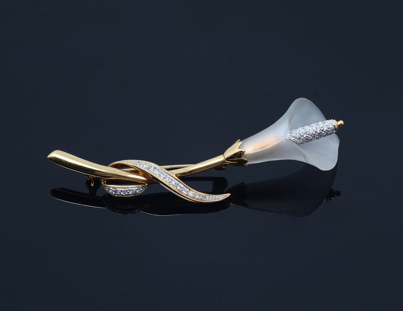 18K & DIAMOND QUARTZ LILY BROOCH: