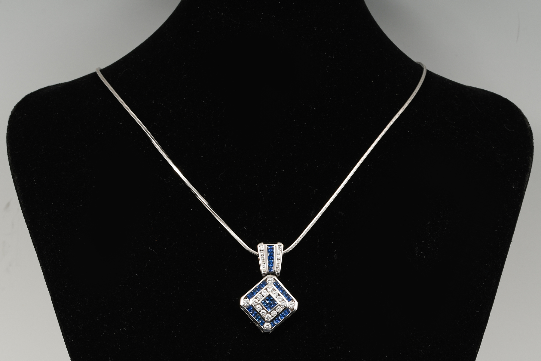 18K DIAMOND & SAPPHIRE PENDANT &