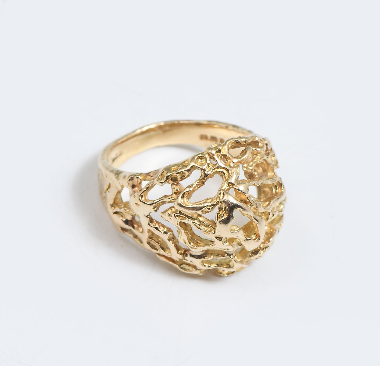 18K DOMED NUGGET RING BY