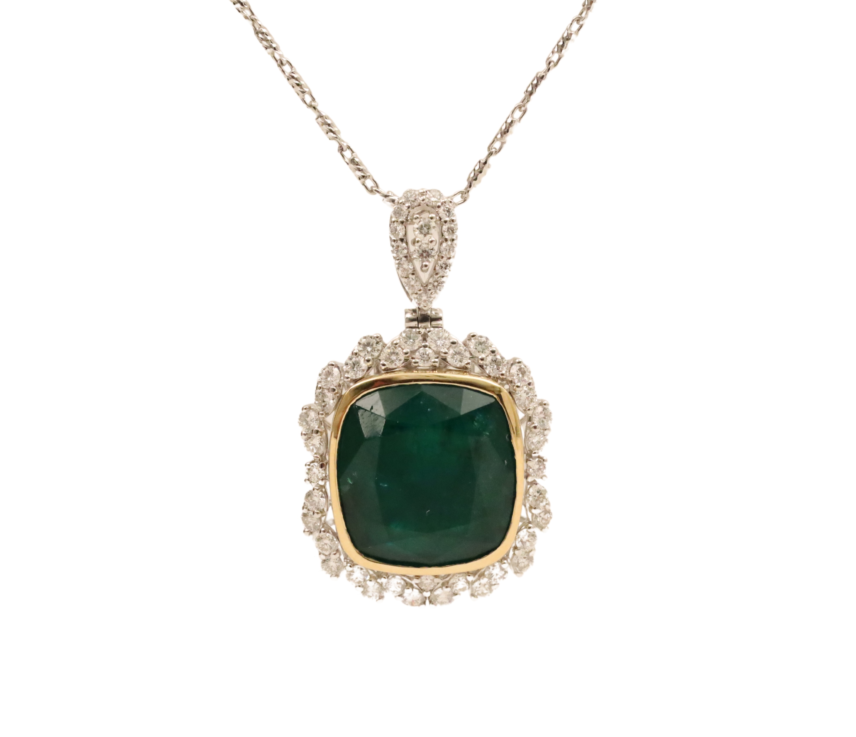 18K EMERALD & DIAMOND PENDANT