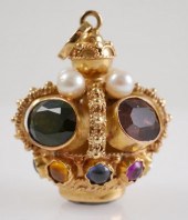 18K ETRUSCAN REVIVAL PENDANTSe
