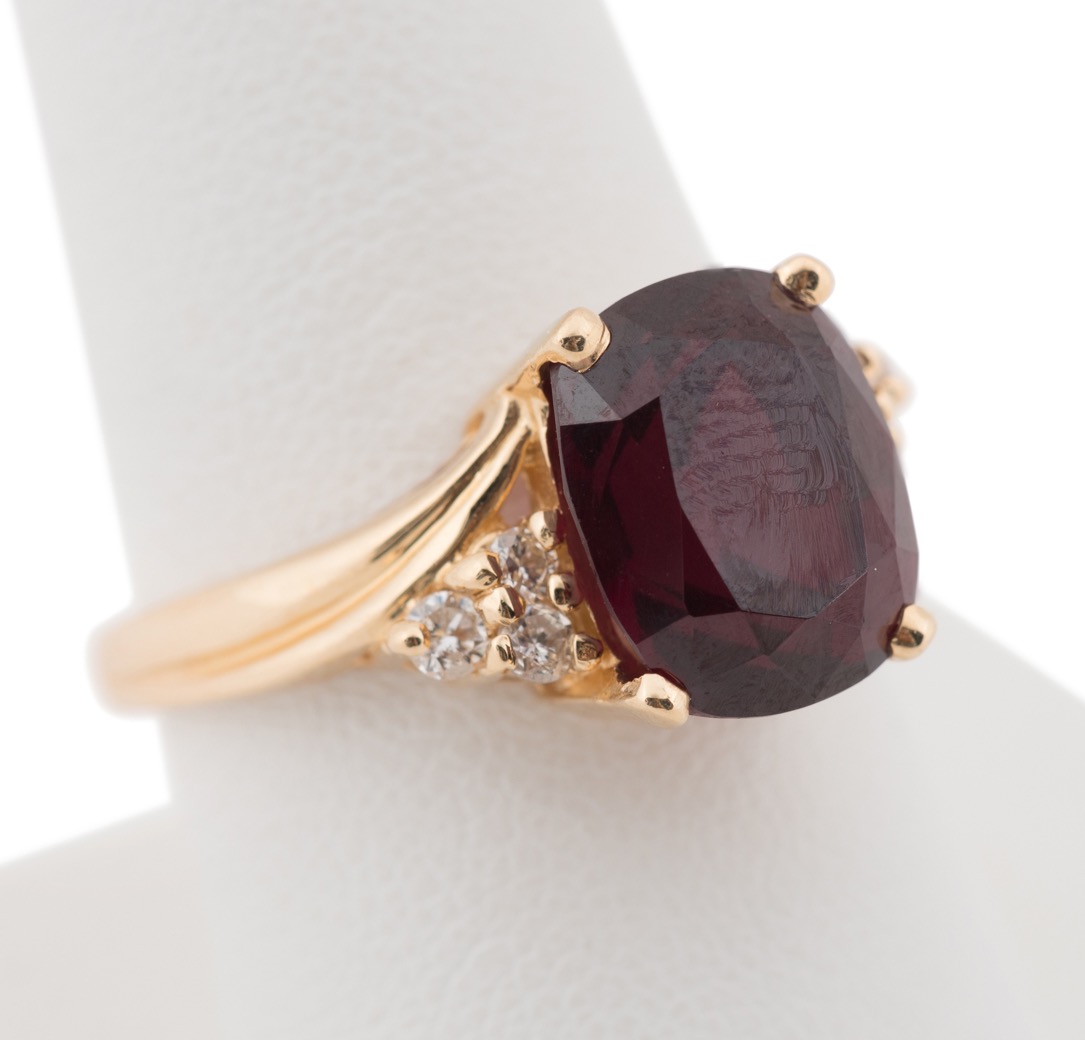 18K GOLD, 6.50CT GARNET & DIAMOND
