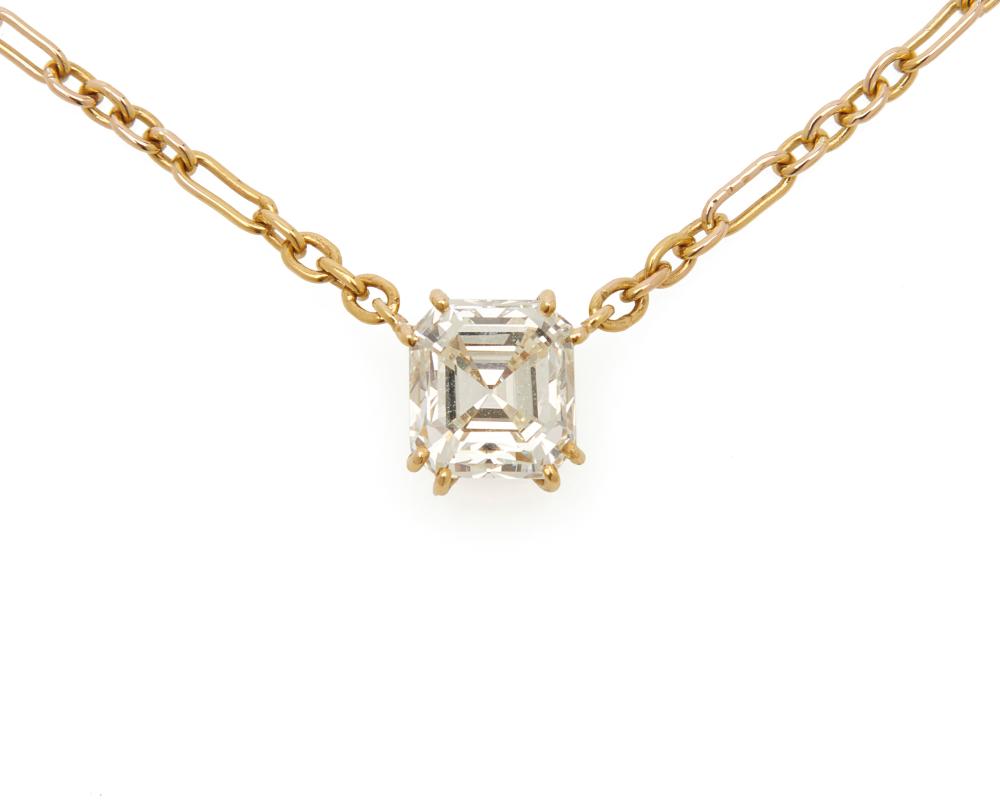 18K GOLD AND DIAMOND PENDANT