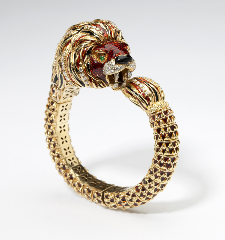 18K gold and red enamel hinged with