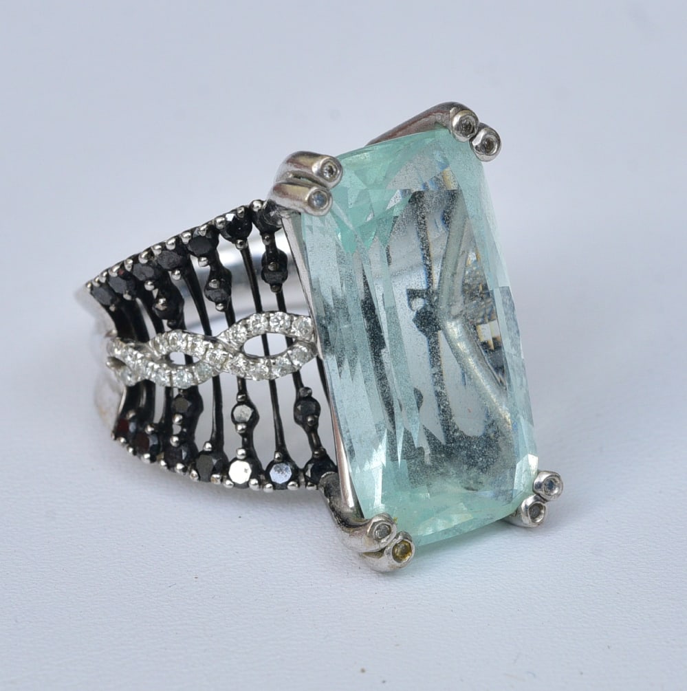 18K GOLD AQUAMARINE RING18k Gold