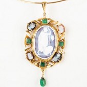 18K GOLD, CARVED HARDSTONE CAM
