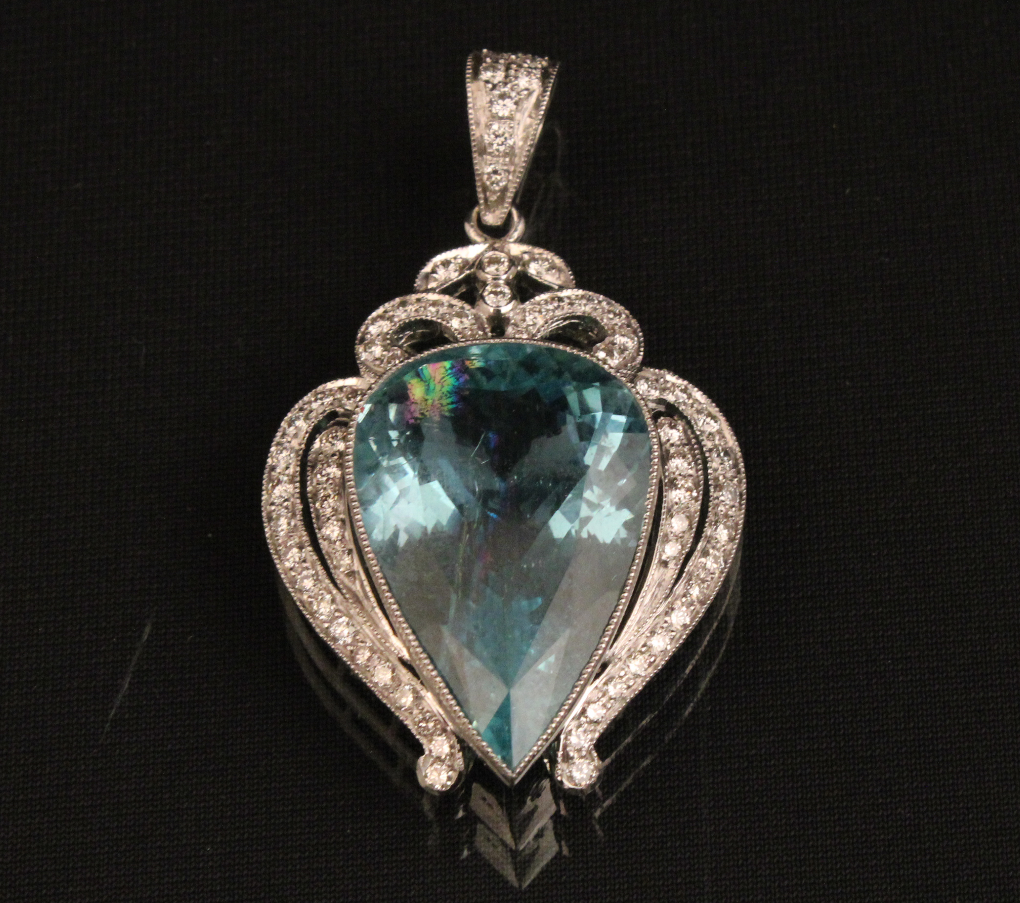 18K GOLD DIAMOND AND AQUAMARINE