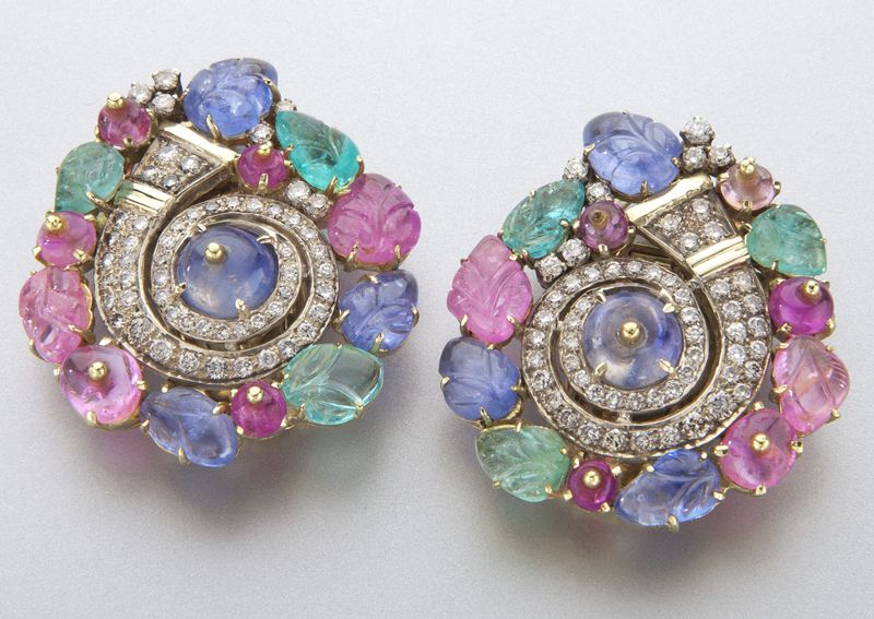 18K gold diamond sapphire and
