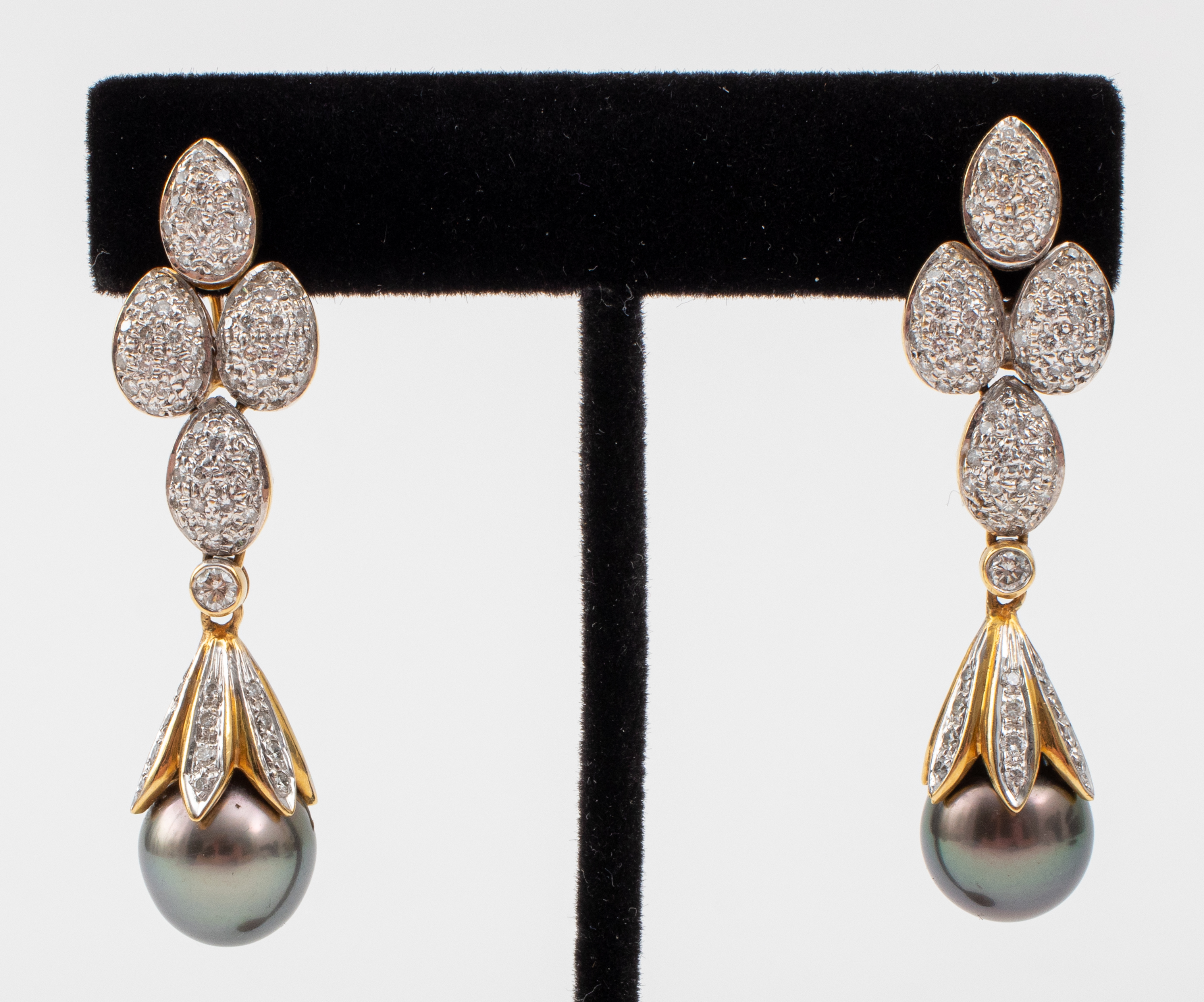 18K GOLD DIAMOND & TAHITIAN PEARL