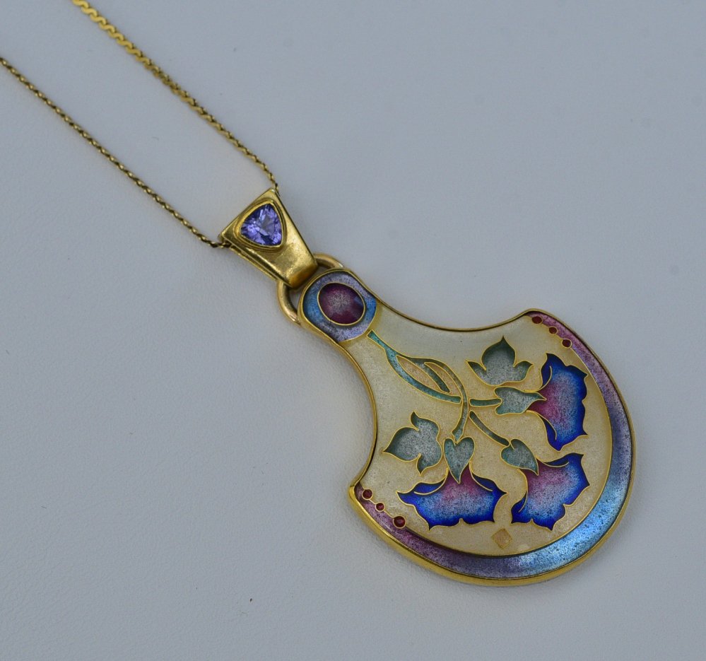 18K GOLD ENAMELED MERRY-LEE RAE