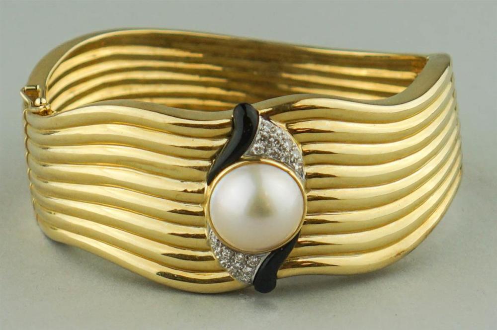 18K GOLD MABE PEARL, ONYX AND