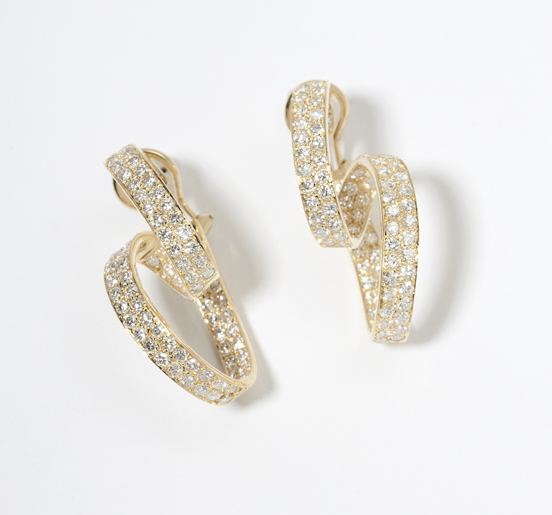 18K gold set with 192 full-cut