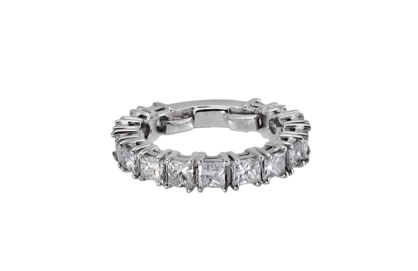 18K GOLD WEDDING BAND WITH 15