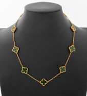 18K GREEN CHALCEDONY ALHAMBRA