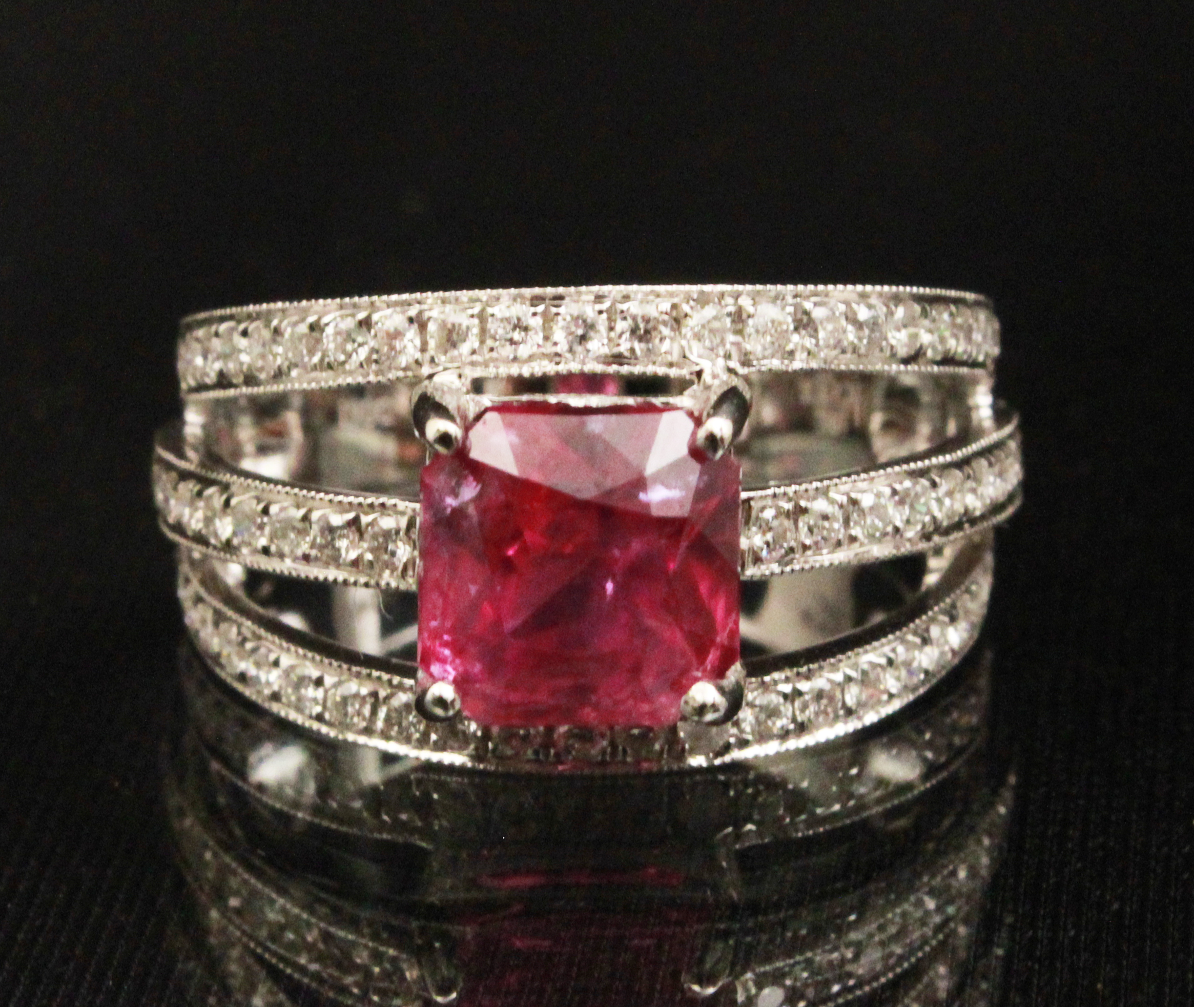 18K PURPLE-PINK SAPPHIRE AND