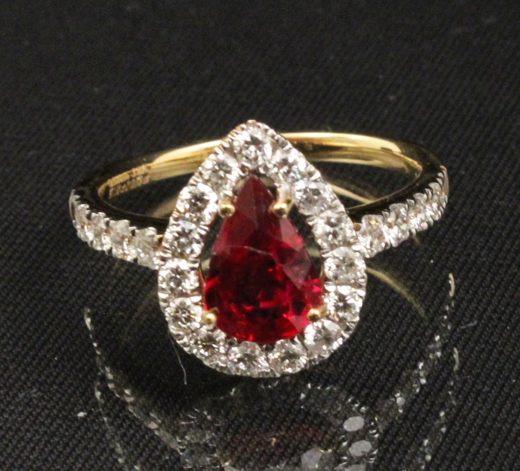 18K RUBY AND DIAMOND RING, W/ GIA