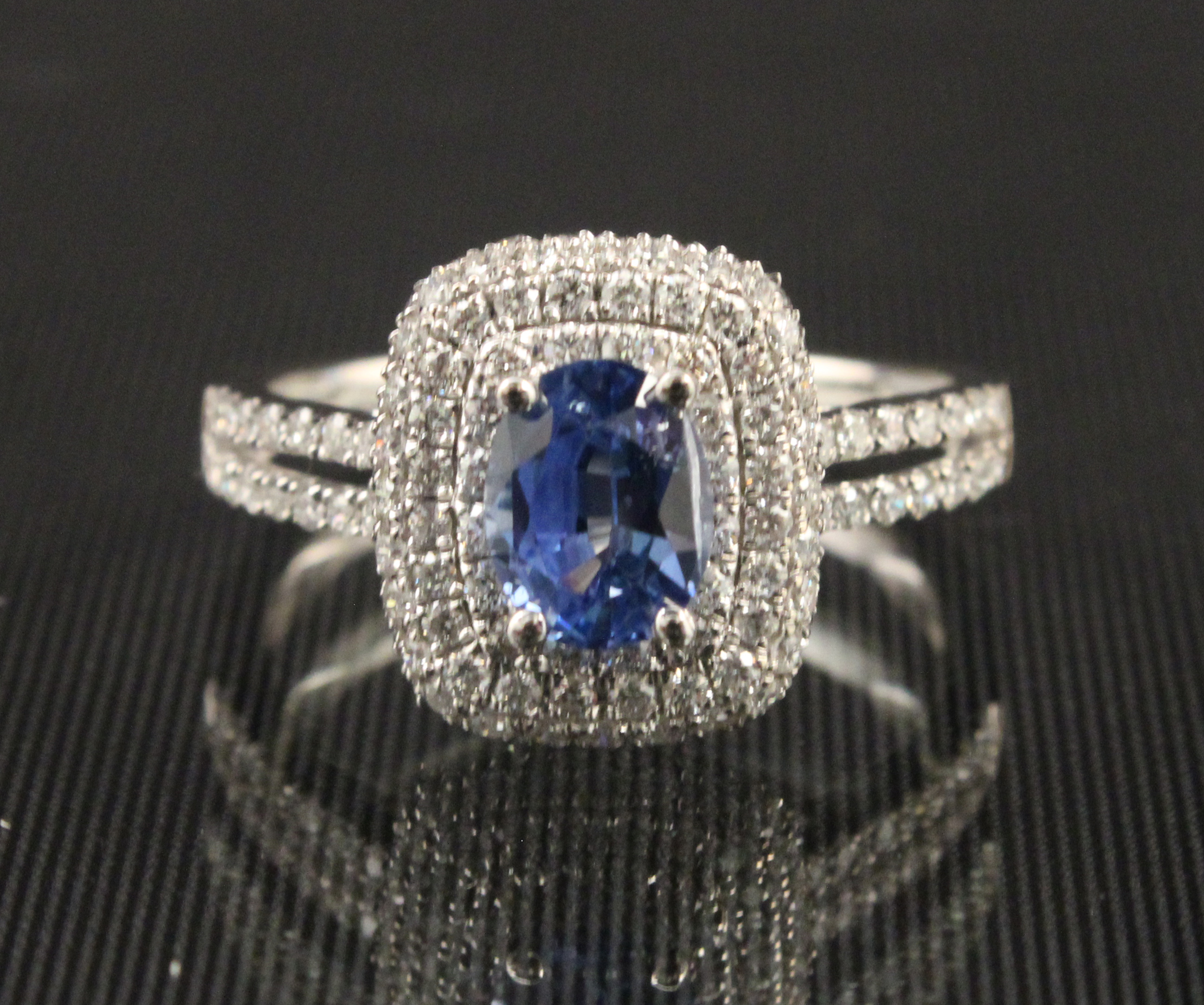 18K SAPPHIRE AND DIAMOND RING W/