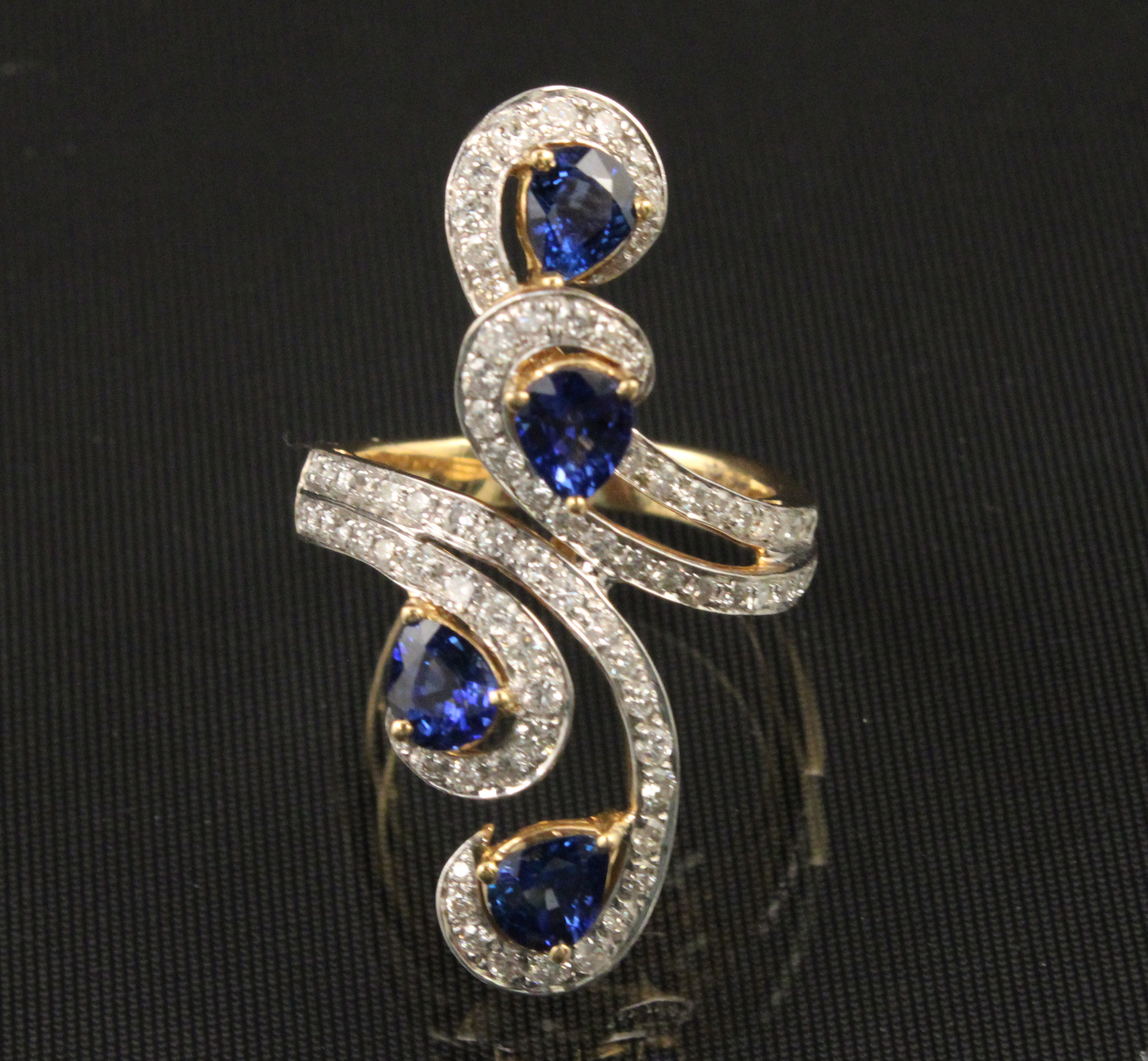 18K SAPPHIRE AND DIAMOND RING; 2
