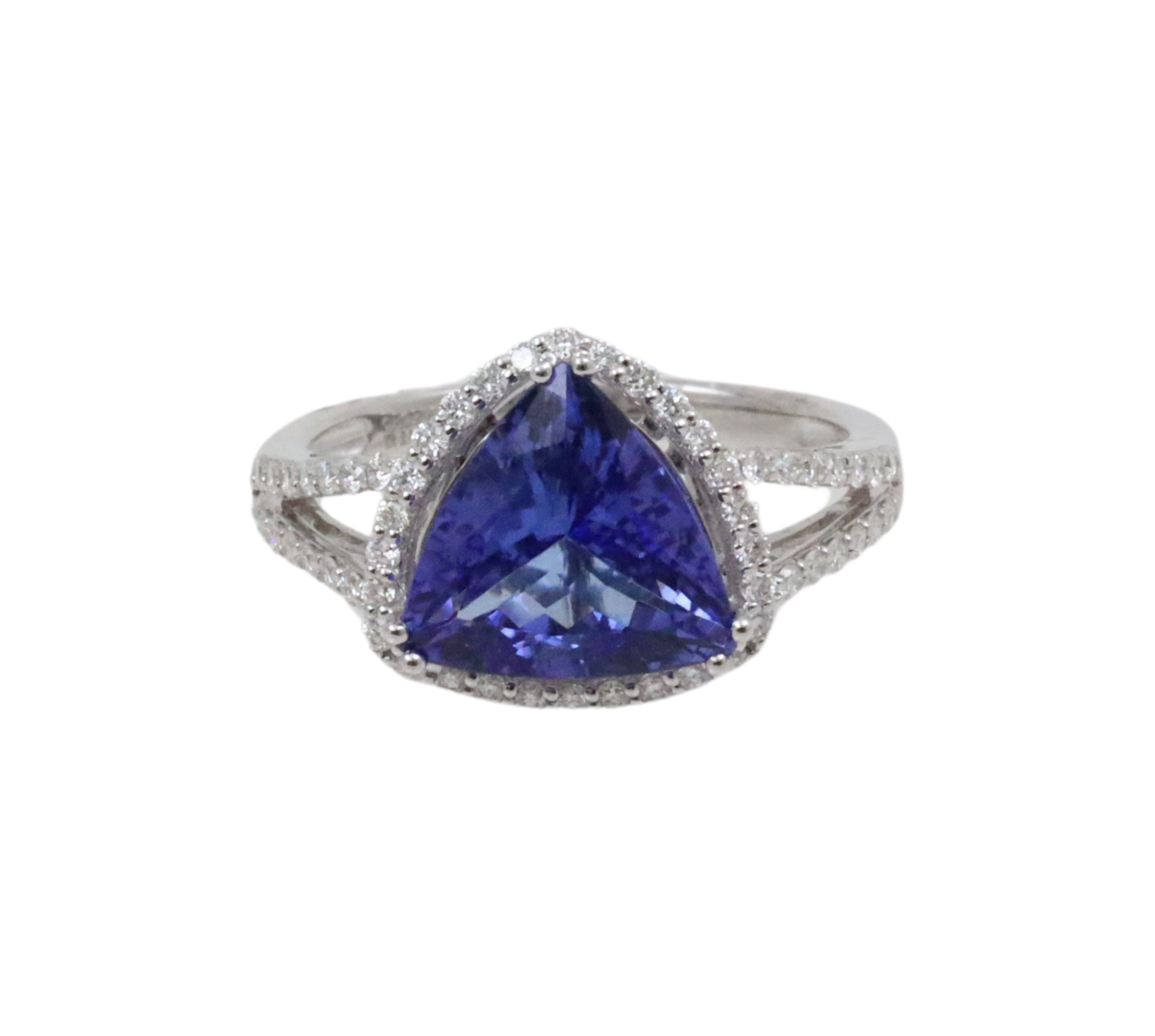 18K TANZANITE & DIAMOND RING;