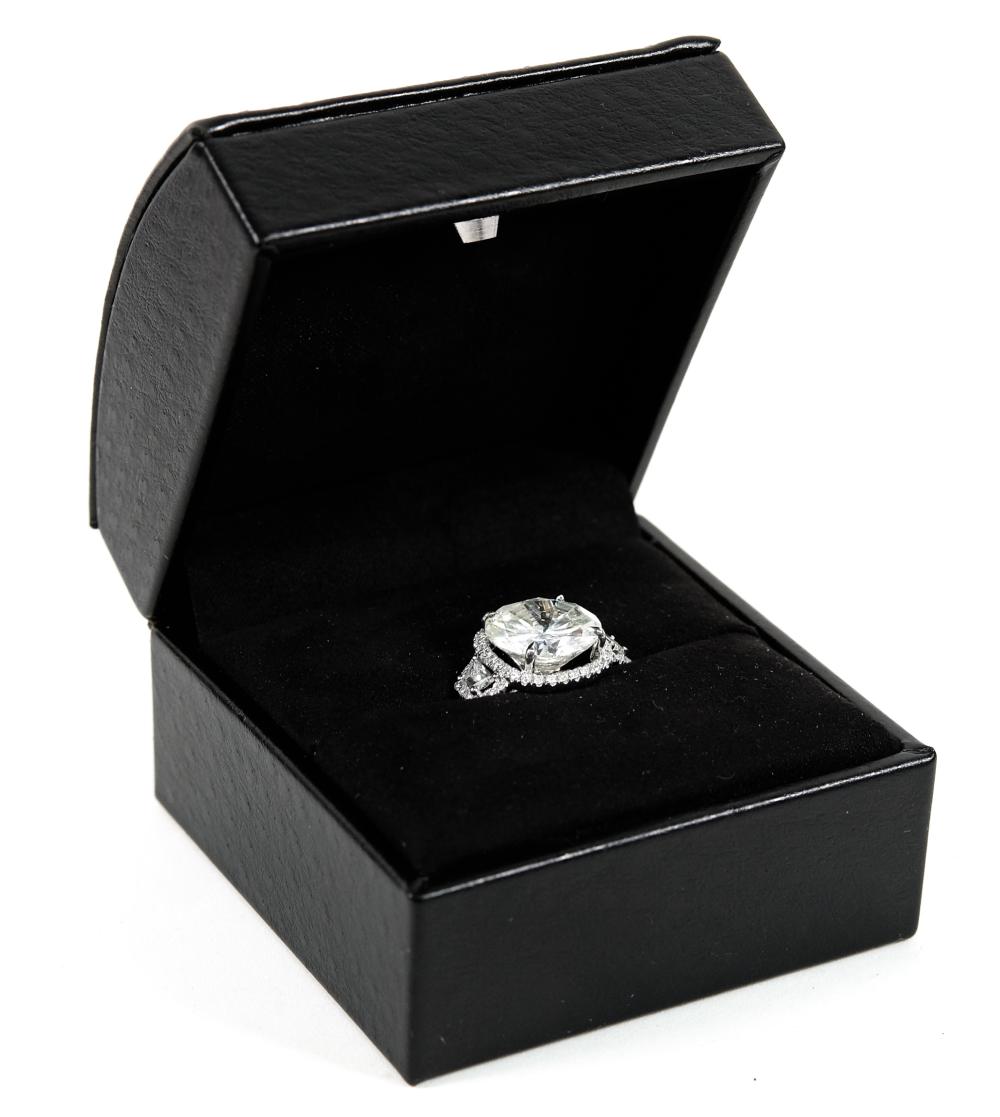 18K WG 8.9CT VS1 J DIAMOND RING