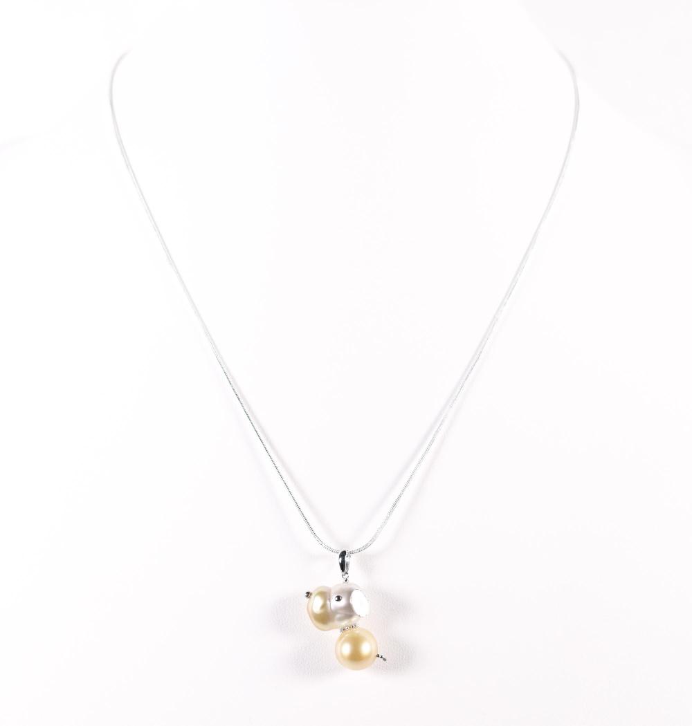 18K WG SOUTH SEA GOLDEN PEARL DOG
