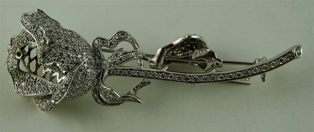 18K WHITE GOLD AND DIAMOND FLOWER
