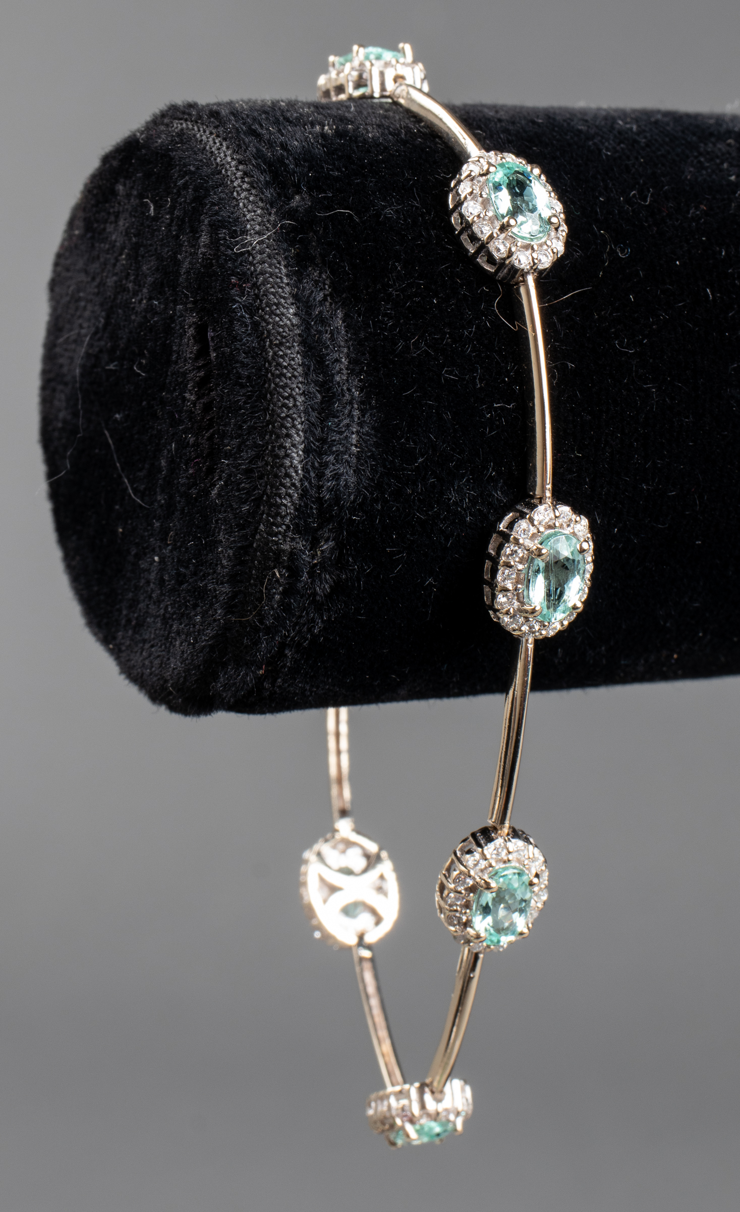 18K WHITE GOLD AQUAMARINE & DIAMOND