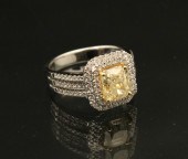 18K WHITE GOLD CUSHION CUT CAN