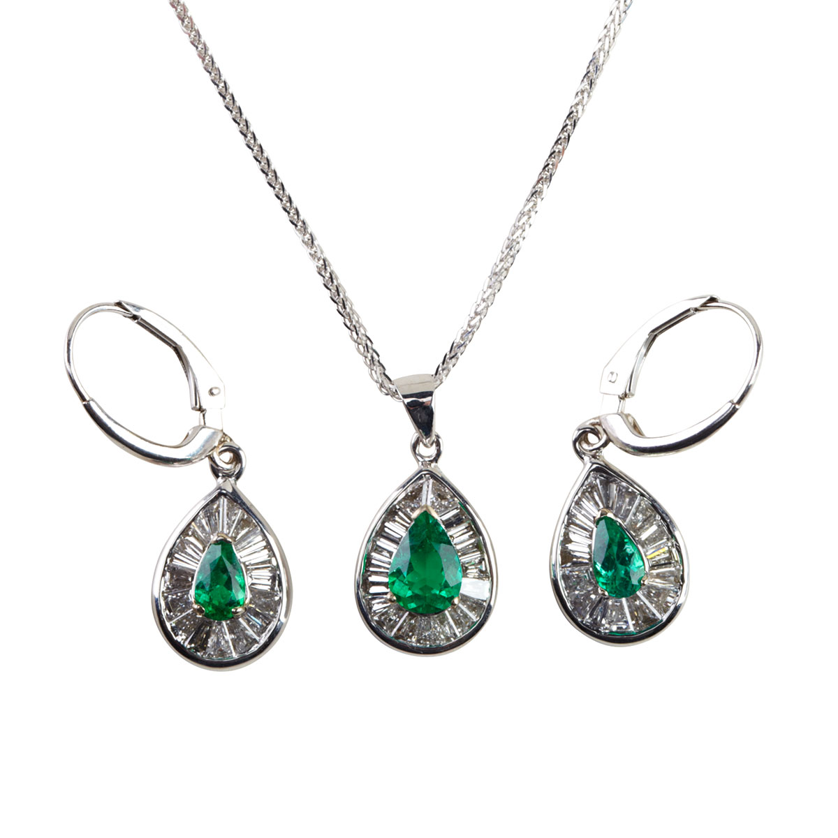 18k White Gold Pendant And Earrings