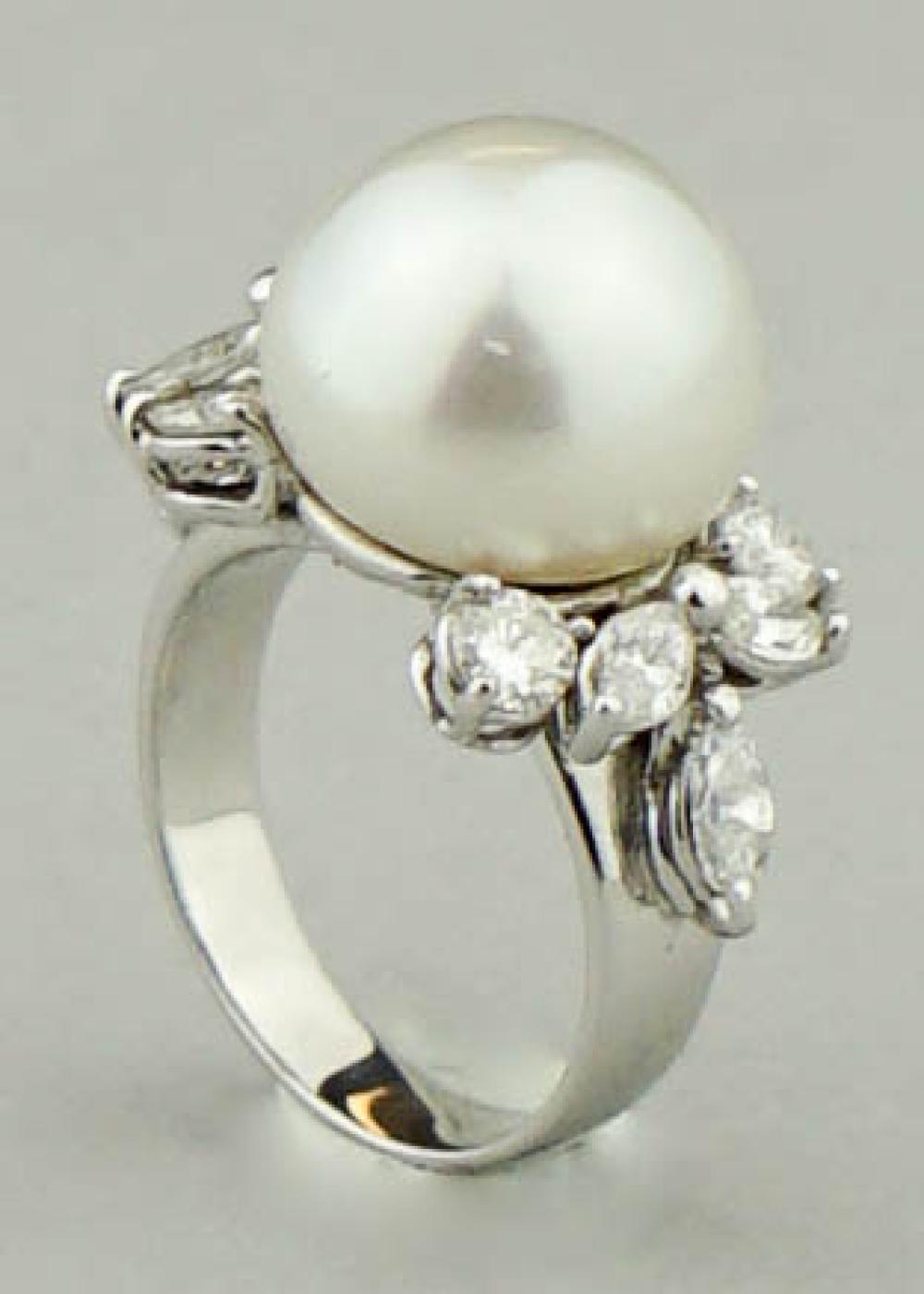 18K WHITE GOLD SOUTH SEAS PEARL AND