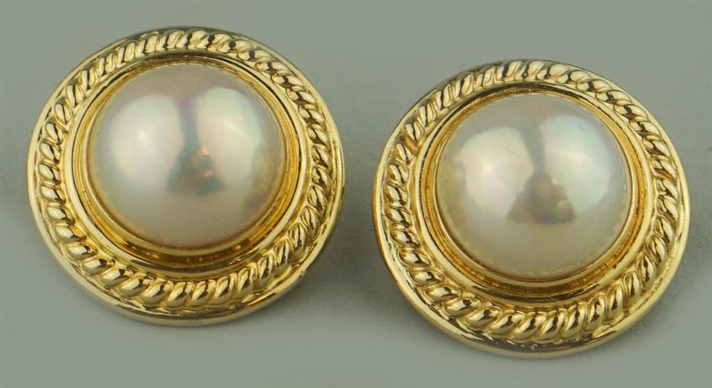18K YELLOW GOLD AND MABE PEARL CLIP