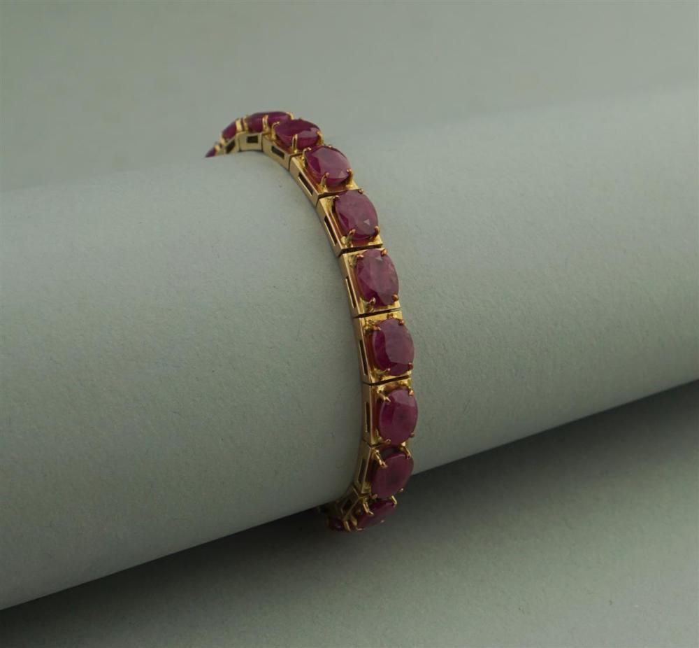 18K YELLOW GOLD AND RUBY