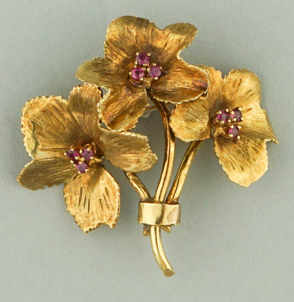 18K YELLOW GOLD AND RUBY FLOWER