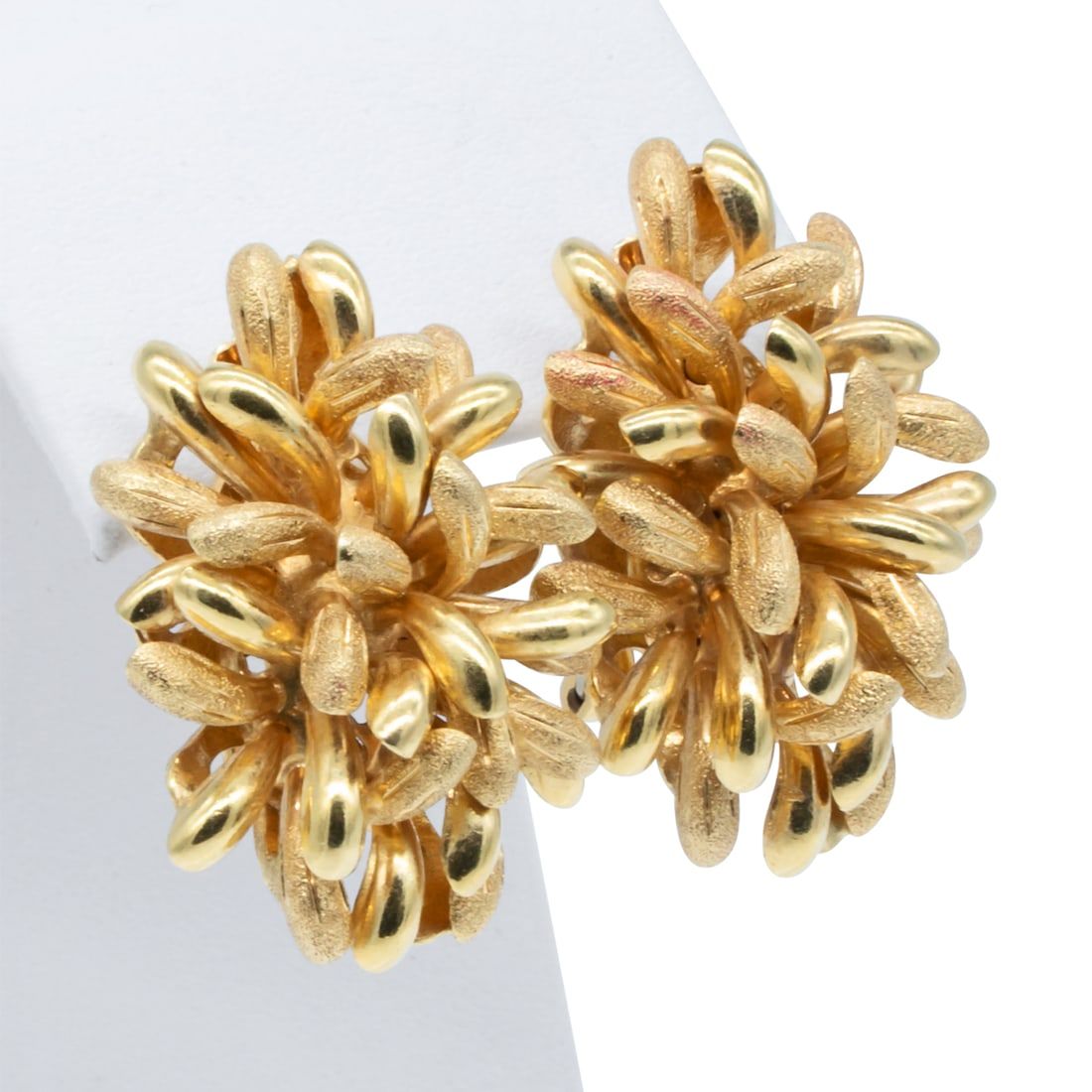 18K YELLOW GOLD CHRYSANTHEMUM