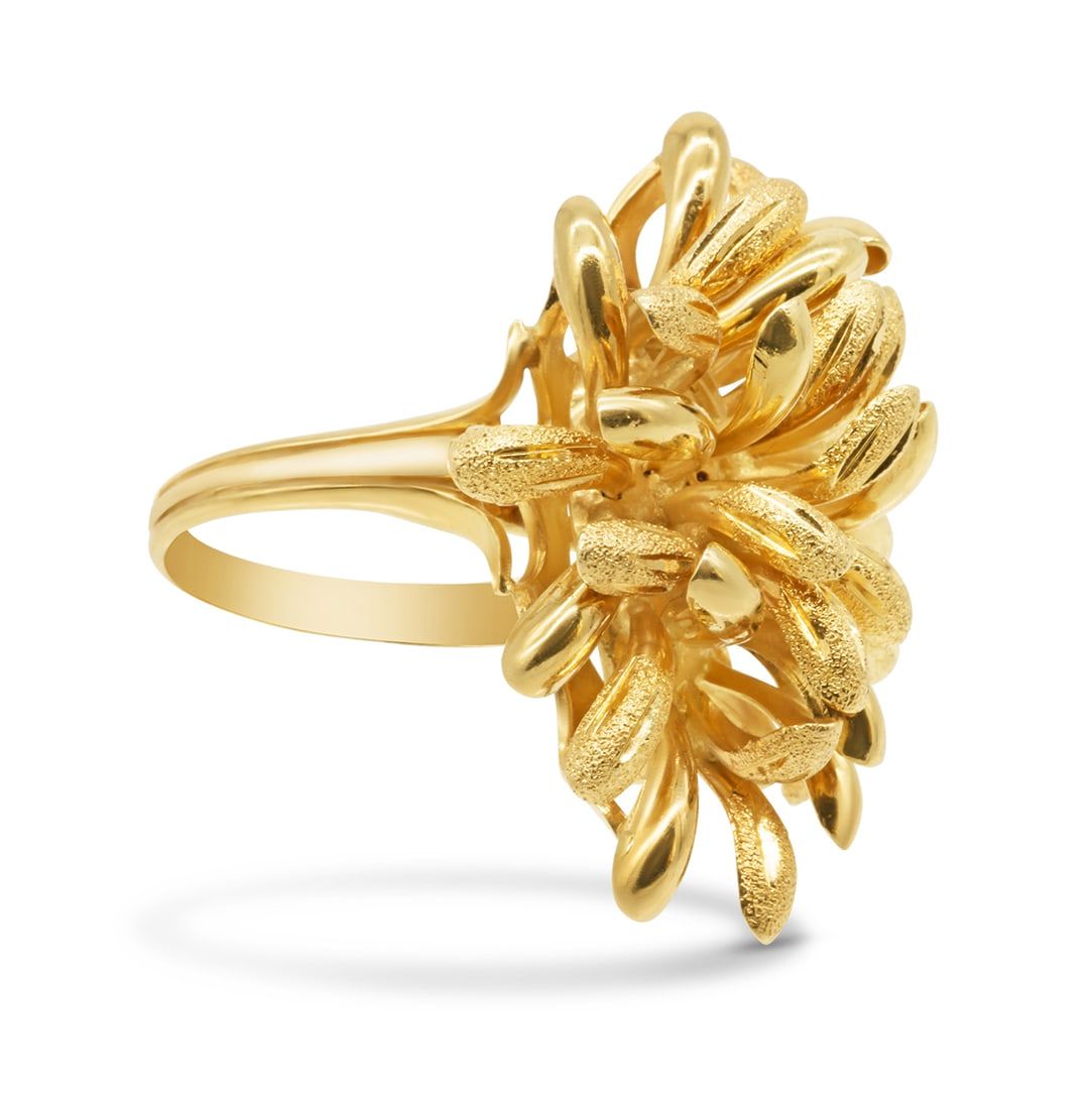 18K YELLOW GOLD CHRYSANTHEMUM