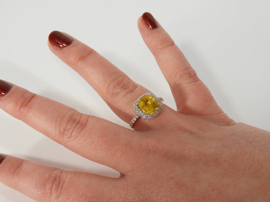 18K YELLOW GOLD, DIAMOND, &