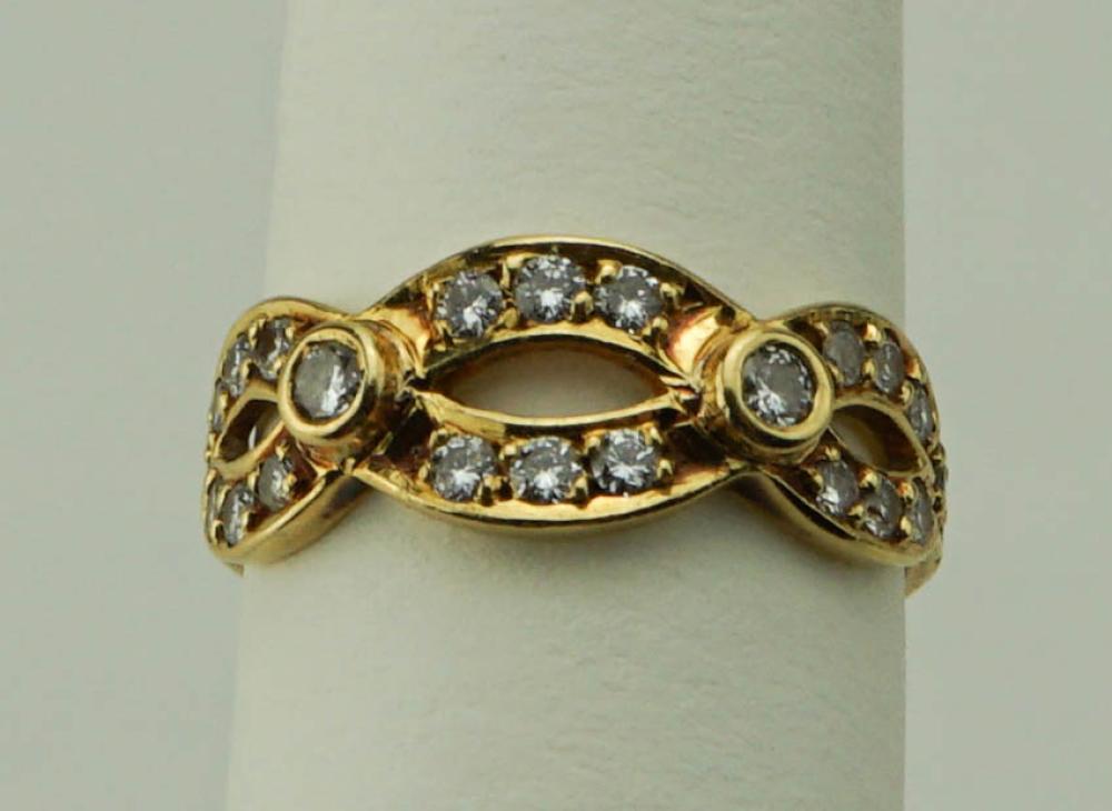 18K YELLOW GOLD DIAMOND DOUBLE