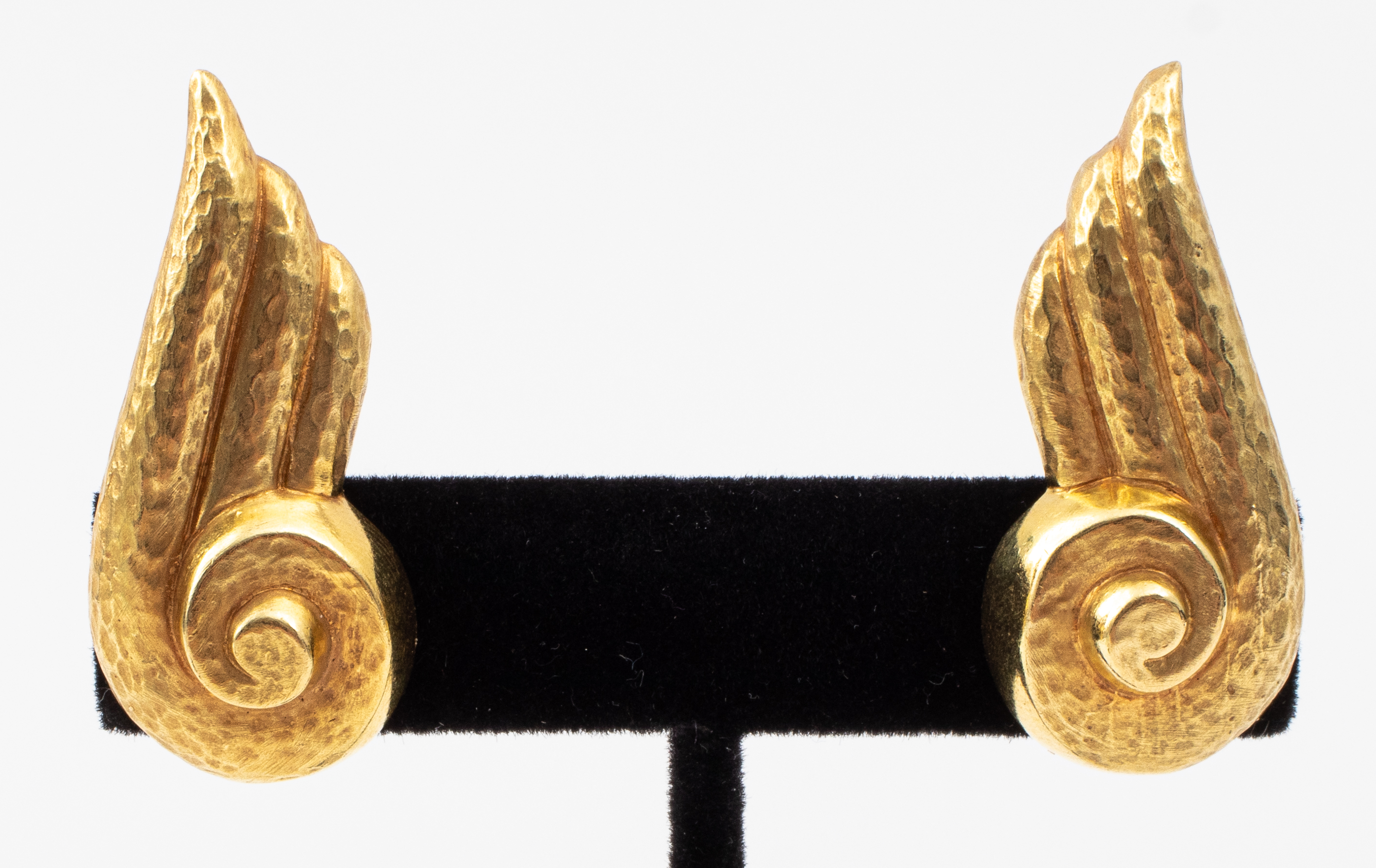 18K YELLOW GOLD HAMMERED SWIRL