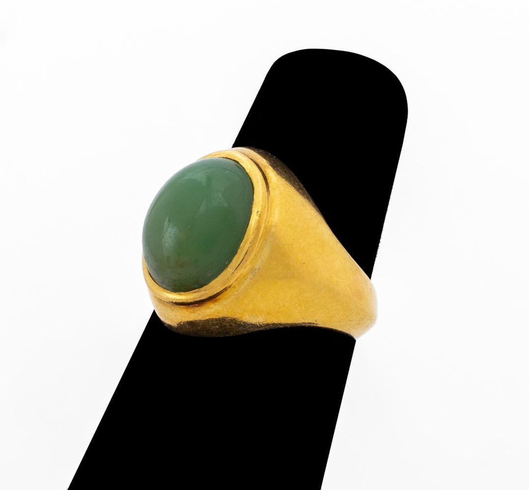 18K YELLOW GOLD JADE RING 18K