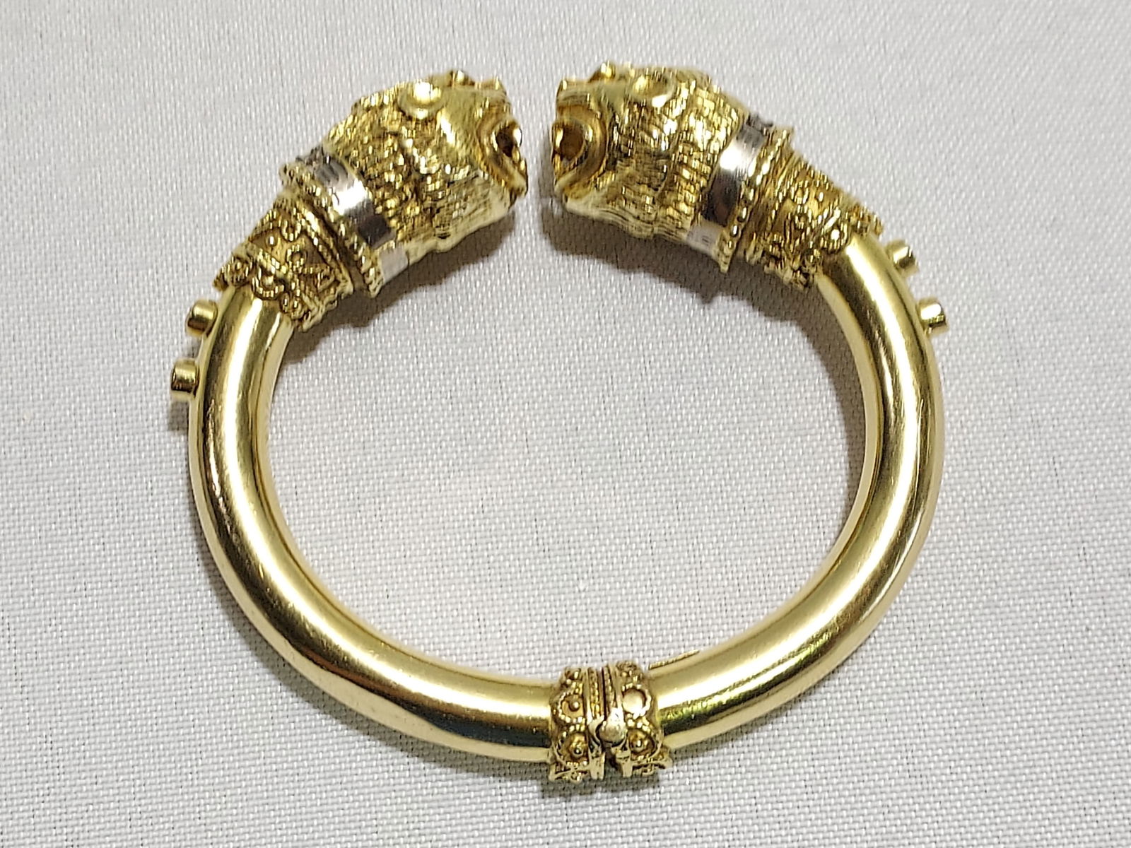 18K YELLOW GOLD MUGHAL STYLE LION