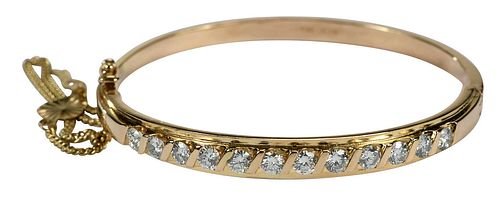 18KT. DIAMOND BRACELEThinged