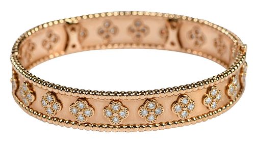 18KT. DIAMOND BRACELEThinged