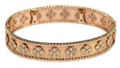18KT. DIAMOND BRACELEThinged b