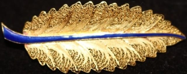 18KT. GOLD LEAF FORM PIN WITH